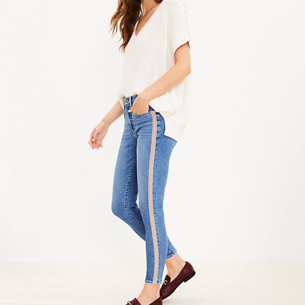 Loft Size 32 (14) Curvy; Side Stripe Mid Rise Skinny Jeans in Light Indigo Wash